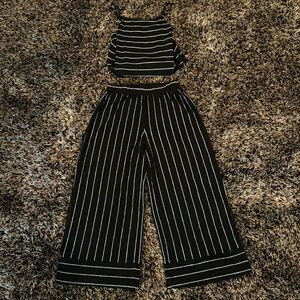 Gianni Bini Girls Striped Set. Girls large.